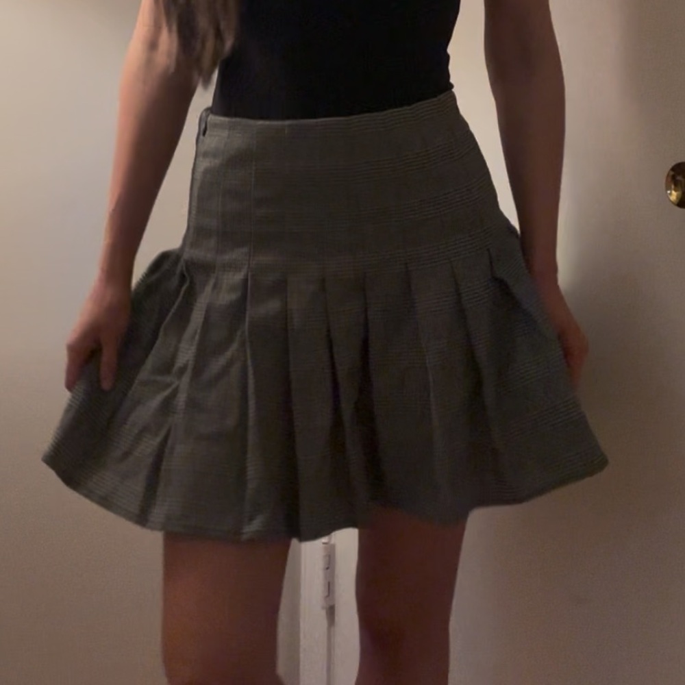 Brandy Melville Black and Gray Houndstooth Skater Skirt